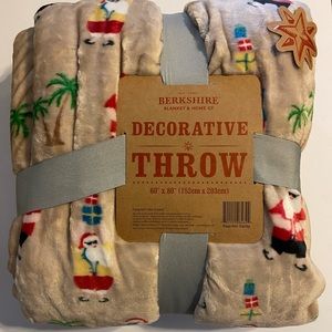 NWT Berkshire Beachin Santa Holiday Decorative Throw 60” x 80”